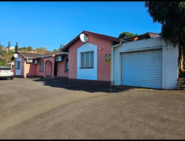3 BEDROOM PROPERTY TO RENT IN EVEREST HEIGHTS